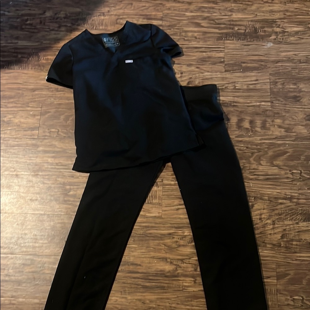 Black Figs Short Sleeve Top and Pants Set